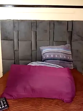 Emmylove-xr25 online show from 04/14/26, 11:21