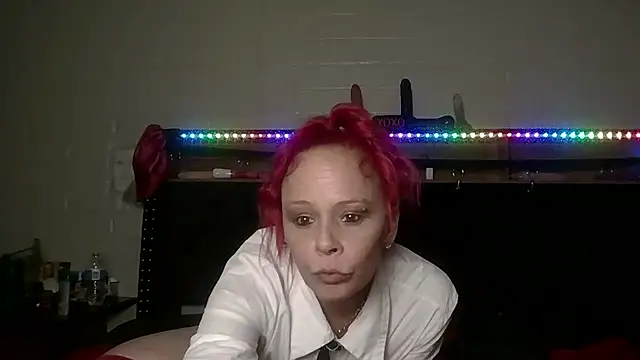 Snapshot of nikkibae33 chatting on 07/10/26, 05:57 nikkibae33 online show from 07/10/26, 05:57