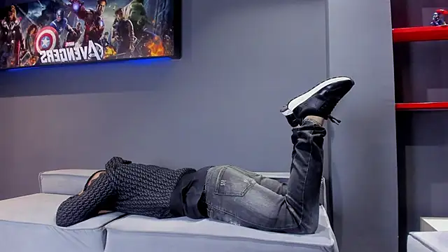 Snapshot of geremy_giroud chatting on 11/15/25, 02:43 geremy giroud online show from 11/15/25, 02:43