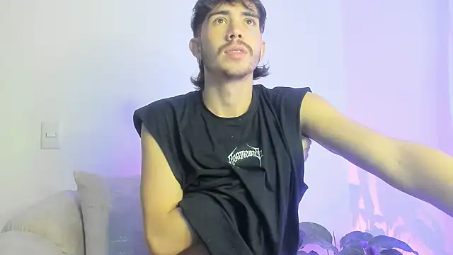 maradam  online show from 11/11/25, 03:34