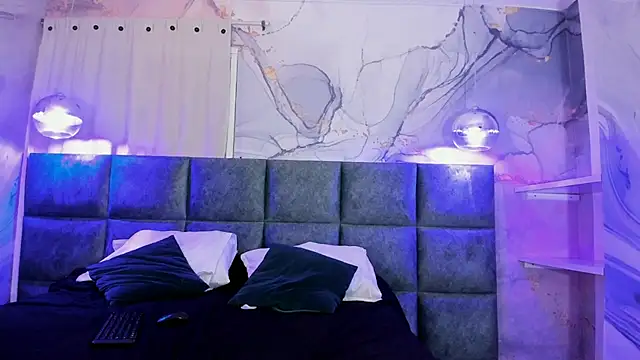 YaraShine online show from 11/29/25, 01:00