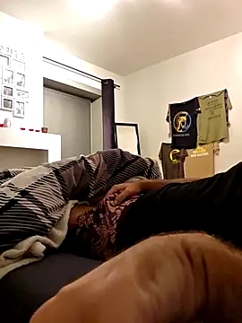 thenakedtraveler online show from 11/08/25, 12:58