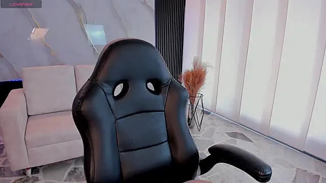 Saara Corraless online show from 04/13/26, 03:16