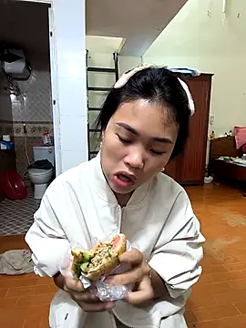 Lynly k2 online show from 03/30/26, 12:34