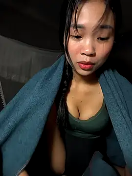 Lynly k2 online show from 11/12/25, 12:59