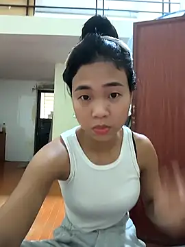 Lynly k2 online show from 04/06/26, 12:17