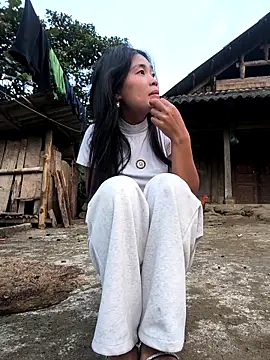 Lynly k2 online show from 12/19/25, 09:55