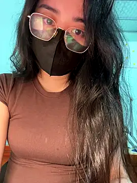 Lynn-122 online show from 11/13/25, 12:25