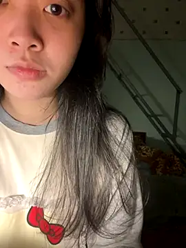 Snapshot of Lynn-122 chatting on 11/08/25, 12:25 Lynn-122 online show from 11/08/25, 12:25