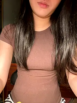 Lynn-122 online show from 11/19/25, 03:45