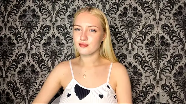 PhebeHals online show from 11/28/25, 01:00