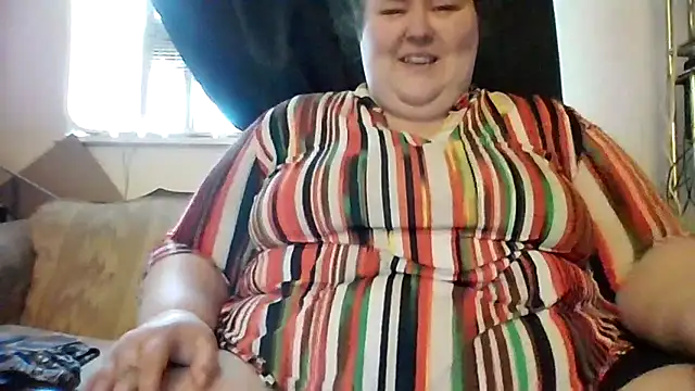 Snapshot of mayflower420 chatting on 04/14/26, 02:00 mayflower420 online show from 04/14/26, 02:00