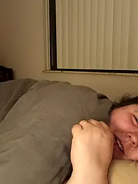 Snapshot of mayflower420 chatting on 04/15/26, 03:12 mayflower420 online show from 04/15/26, 03:12