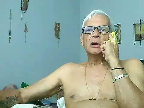 dirtysluttyfist online show from 12/15/25, 07:20