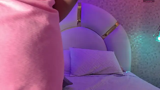 aria sm online show from 11/27/25, 07:14