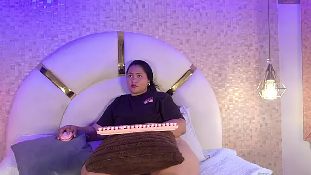 aria sm online show from 11/16/25, 07:18