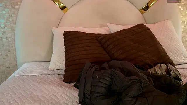 aria sm online show from 11/21/25, 07:13