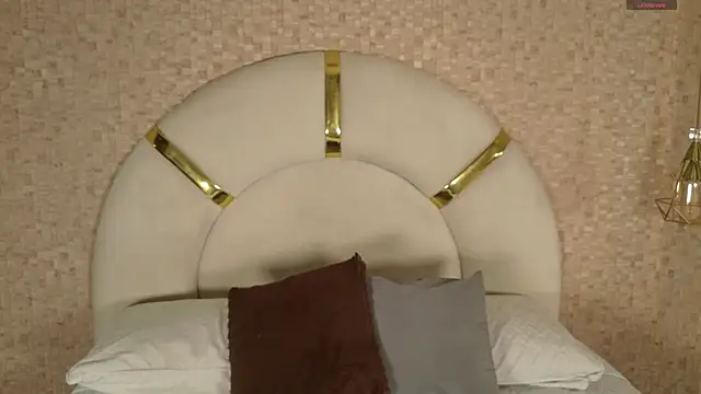 aria sm online show from 11/15/25, 07:07