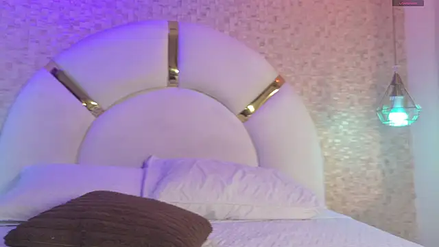 aria sm online show from 11/23/25, 07:13