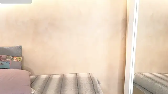 BellaRooux online show from 01/14/26, 12:20