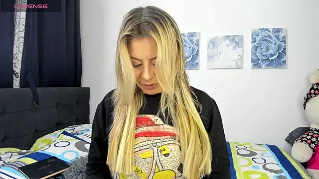 ariannawil online show from 05/24/26, 04:34