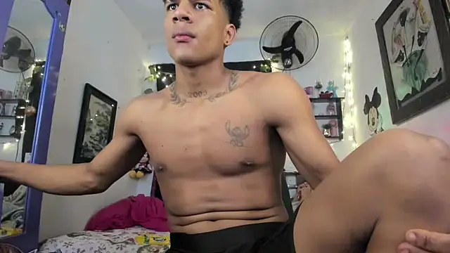 Snapshot of JUANBIGCOCK21CM chatting on 12/18/25, 07:57 JUANBIGCOCK21CM online show from 12/18/25, 07:57