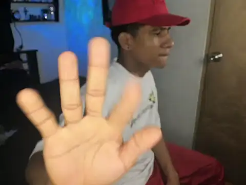 Snapshot of JUANBIGCOCK21CM chatting on 12/04/25, 03:55 JUANBIGCOCK21CM online show from 12/04/25, 03:55