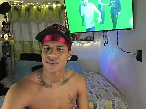 Snapshot of JUANBIGCOCK21CM chatting on 07/06/26, 12:50 JUANBIGCOCK21CM online show from 07/06/26, 12:50