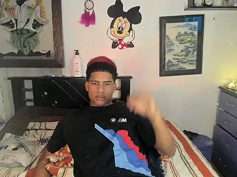 Snapshot of JUANBIGCOCK21CM chatting on 11/22/25, 01:37 JUANBIGCOCK21CM online show from 11/22/25, 01:37