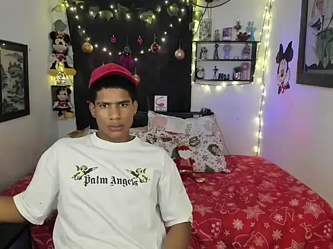 Snapshot of JUANBIGCOCK21CM chatting on 12/14/25, 04:01 JUANBIGCOCK21CM online show from 12/14/25, 04:01