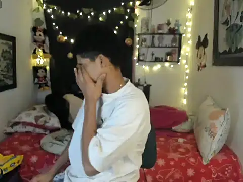 Snapshot of JUANBIGCOCK21CM chatting on 12/15/25, 09:04 JUANBIGCOCK21CM online show from 12/15/25, 09:04