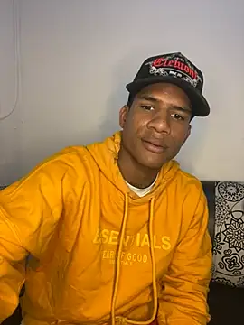 Snapshot of JUANBIGCOCK21CM chatting on 04/06/26, 01:34 JUANBIGCOCK21CM online show from 04/06/26, 01:34