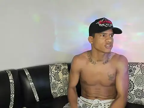 JUANBIGCOCK21CM online show from 05/05/26, 01:58