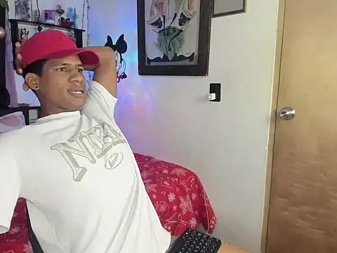 Snapshot of JUANBIGCOCK21CM chatting on 12/16/25, 08:40 JUANBIGCOCK21CM online show from 12/16/25, 08:40