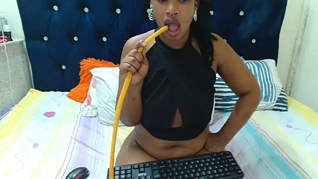 JuiceLips88 online show from 11/14/25, 04:43