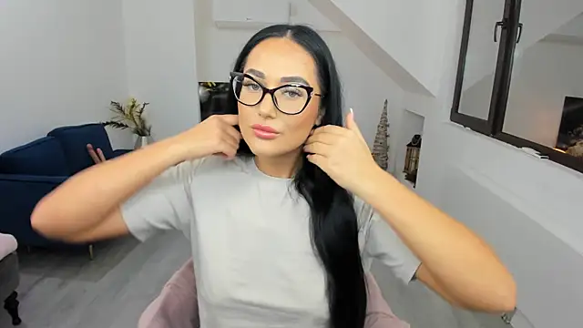 AnyaEvy online show from 11/12/25, 05:33