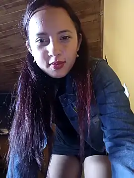 Chloe 2-4 online show from 11/18/25, 06:55