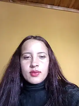 Chloe 2-4 online show from 11/17/25, 07:29