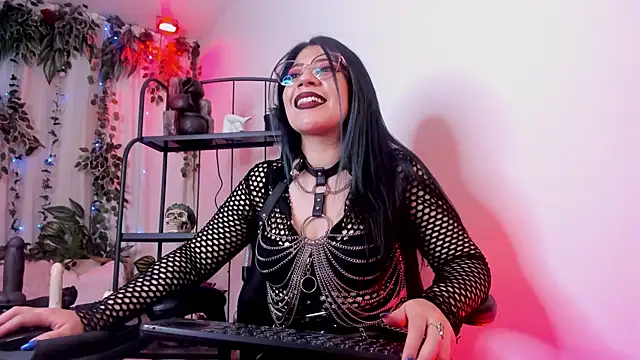 Halley Ravenn online show from 04/10/26, 09:22