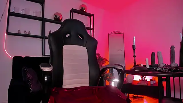 Halley Ravenn online show from 03/31/26, 08:33