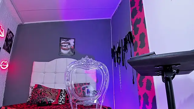 Halley Ravenn online show from 11/21/25, 10:09