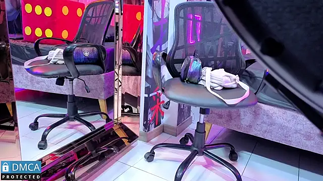 sofia sstonee  online show from 12/19/25, 11:01