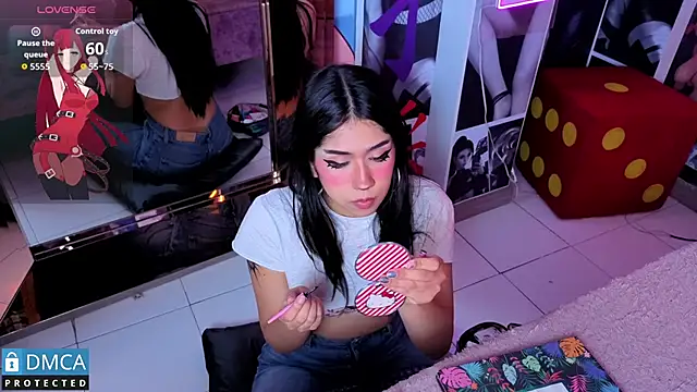 sofia sstonee  online show from 11/28/25, 12:27