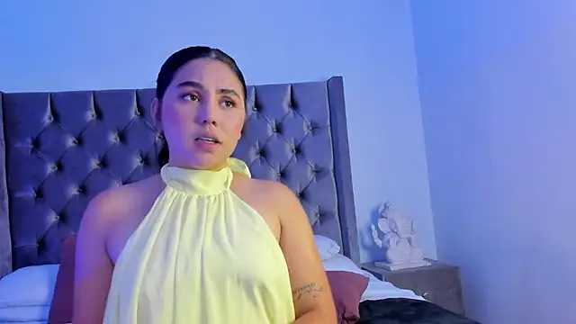 NikkiBotero online show from 11/16/25, 05:39