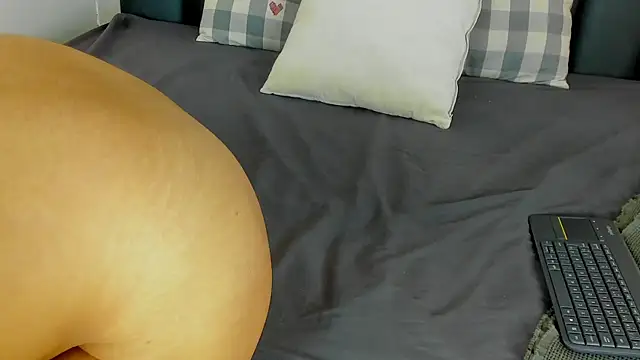 NicoletCherry   online show from 12/02/25, 07:37