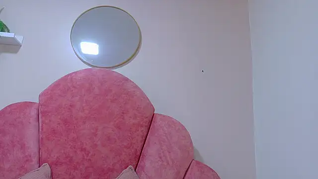 NicoletCherry   online show from 11/18/25, 07:28