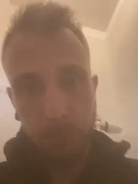 Snapshot of Tom32NB chatting on 11/09/25, 01:48 Tom32NB online show from 11/09/25, 01:48