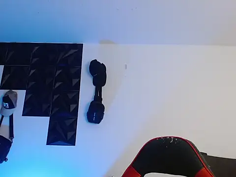 Snapshot of adam_keith chatting on 11/20/25, 11:44 adam keith online show from 11/20/25, 11:44