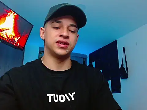 Snapshot of adam_keith chatting on 12/22/25, 03:12 adam keith online show from 12/22/25, 03:12