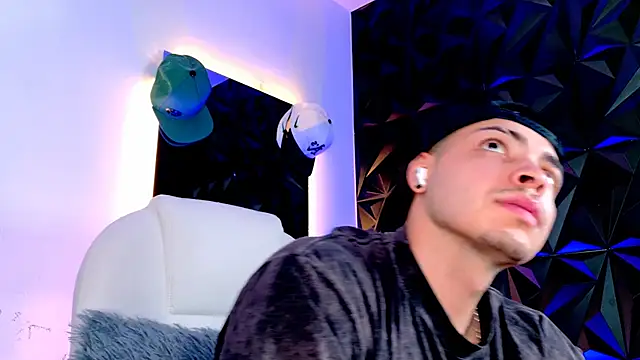 Maxwell Dupont online show from 12/02/25, 09:16